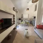 House 度假居 *