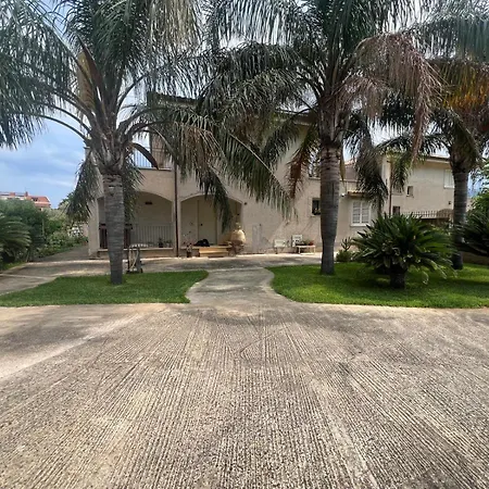 度假居 House 卡里尼